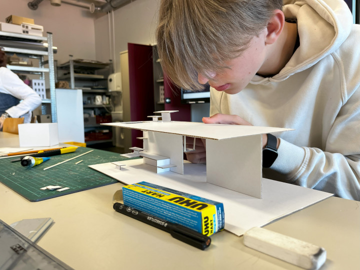 Academie Arendonk hoofdvestigingsplaats opleiding jongeren Deeltijds Kunstonderwijs DKO Beeldende en Audiovisuele Kunsten BAK 3de graad optie Architectuuratelier